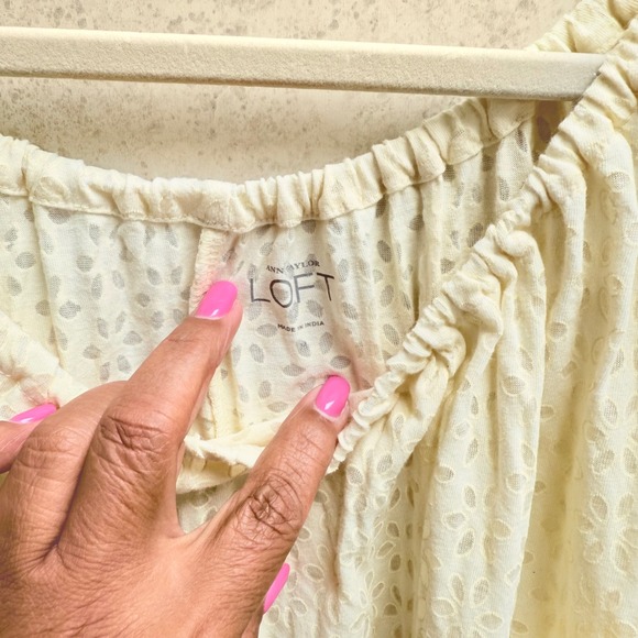 Ann Taylor LOFT M Womens Yellow‎ Summer Cozy Floral Eyelet Top Sleeveless Blouse - Picture 2 of 4